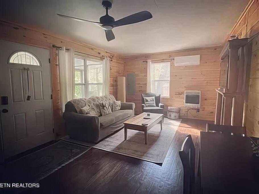 Cameron'S Cottage At The Lake Tallassee Exterior photo
